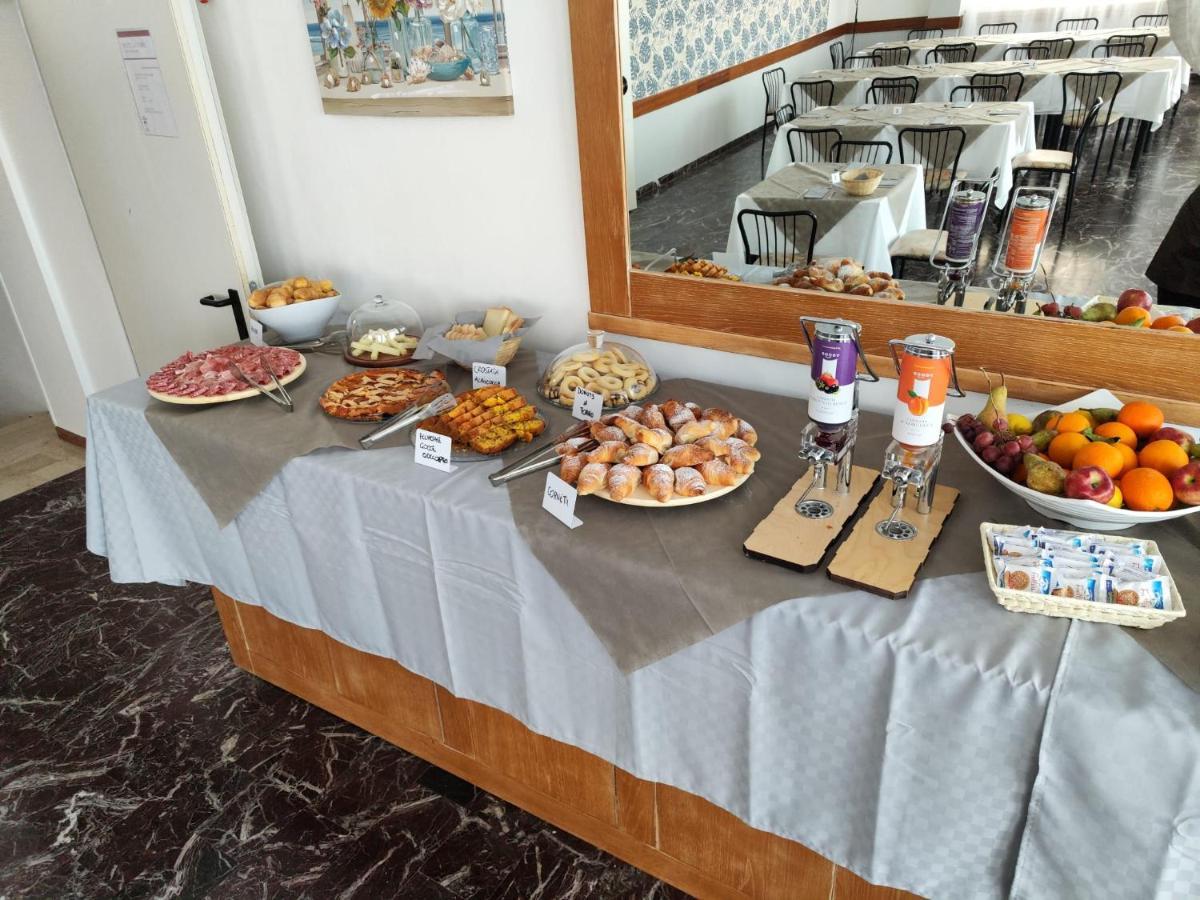 Hotel La Torre Cervia Kültér fotó